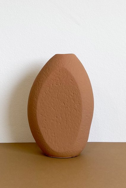 vaso de ceramica irregular texturizado caramelo1